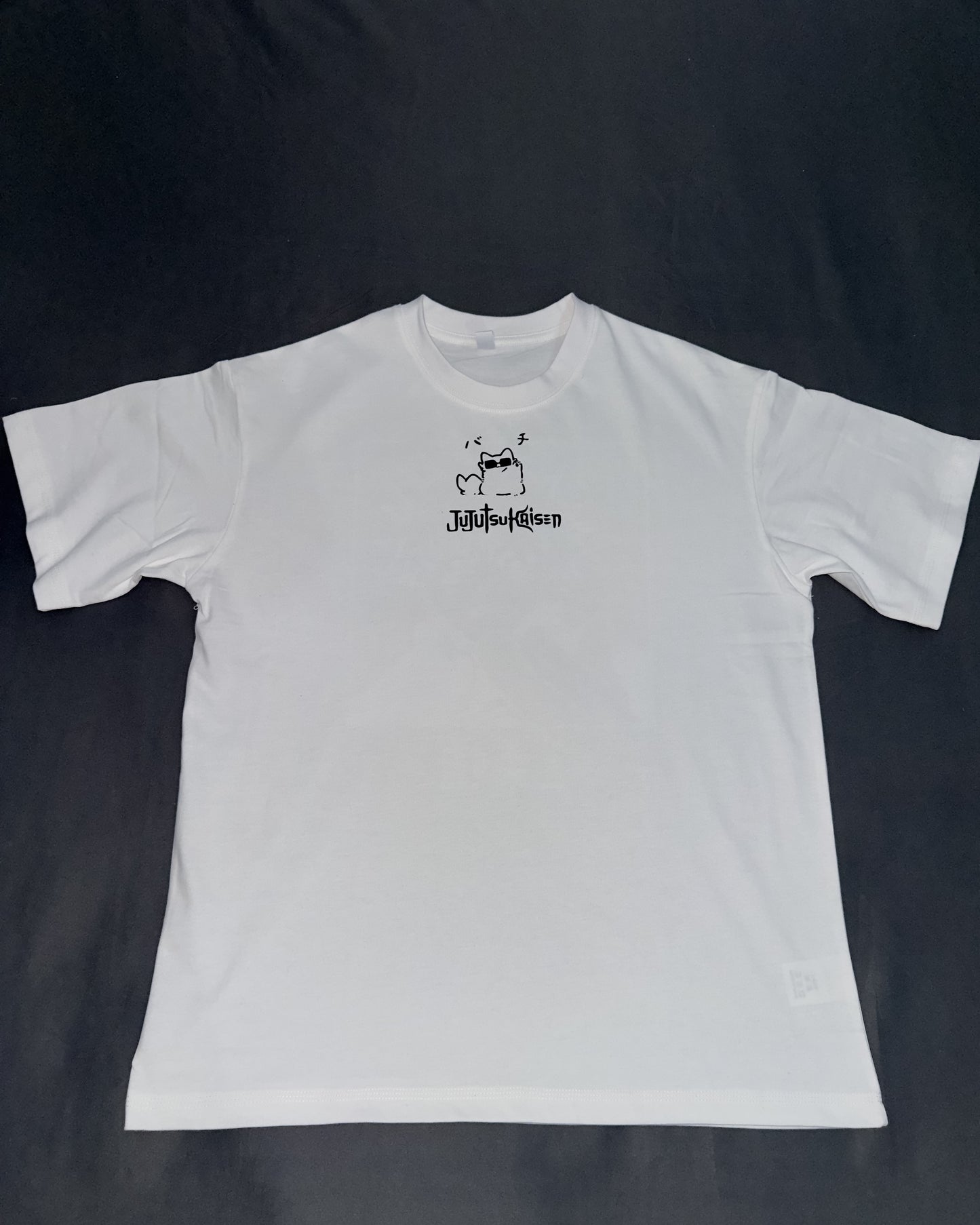 CAMISETA GOJO JJK OVERSIZE BLANCA 250GSM