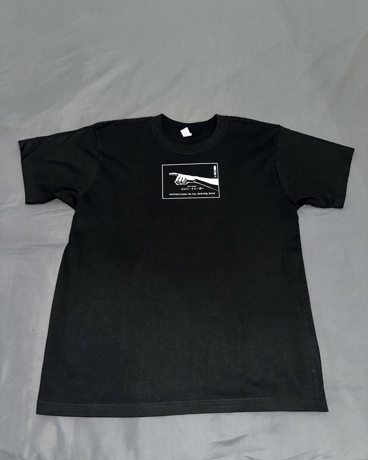 CAMISETA TITAN DE ATAQUE OVERSIZE NEGRO